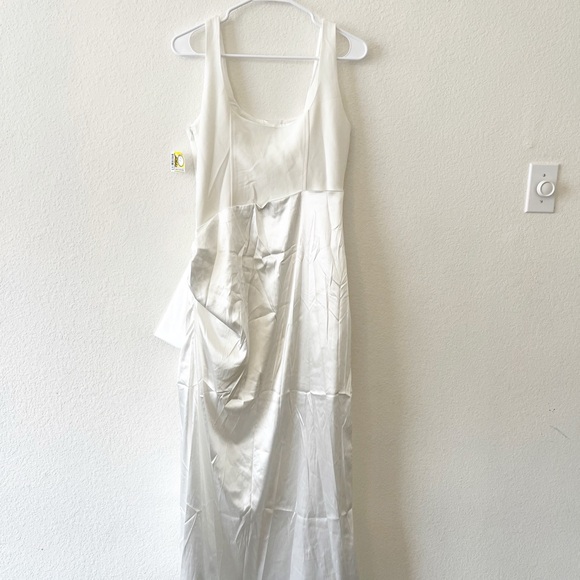 NEW Mable Draped Ivory White Gown Slit Sz Medium - Picture 5 of 5